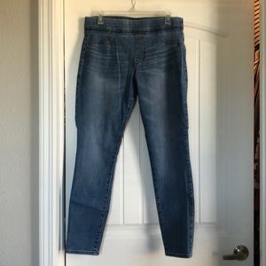 Old Navy Rockstar pull-on jeans
